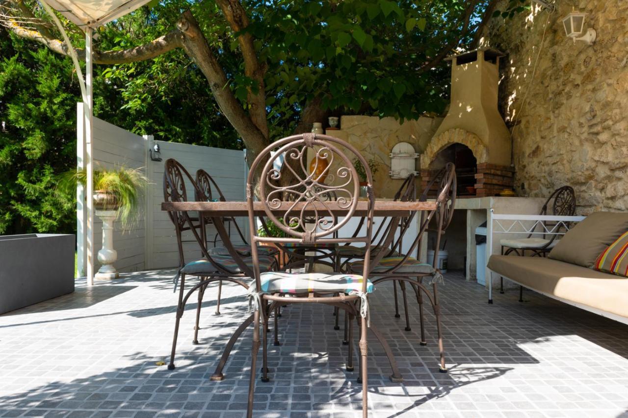Le Mas Du Chat Bed & Breakfast Cavaillon Exterior photo